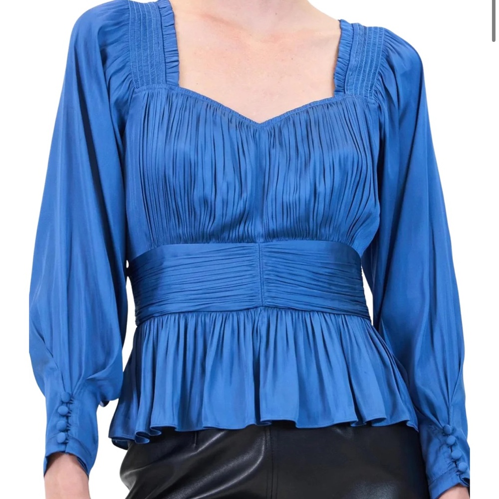 💙NEW WITH TAGS HUNTER BELL CARO TOP IN BLUE💙